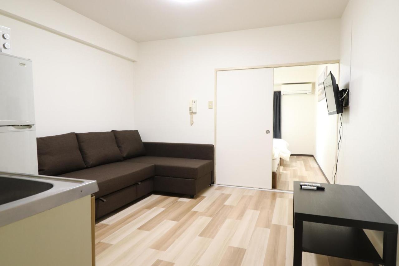 Court Saiwaicho Apartment Осака Екстериор снимка